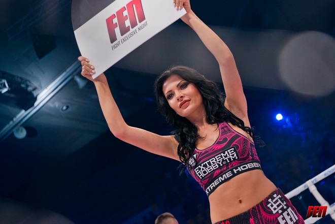 fen-13-ring-girls-09