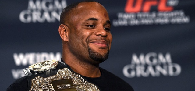 DANIEL CORMIER ODRZUCIŁ WALKĘ Z JIMIM MANUWĄ