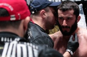 Mamed-Khalidov-Brett-Cooper-naroznik-001