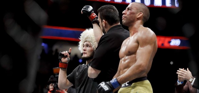 UFC: KHABIB NURMAGOMEDOV Z SZALONYM POMYSŁEM
