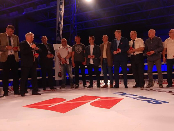 SŁUPSKI RING PRYZJAZNY BIAŁO-CZERWONYM. POLSKA – SZWECJA 10:6