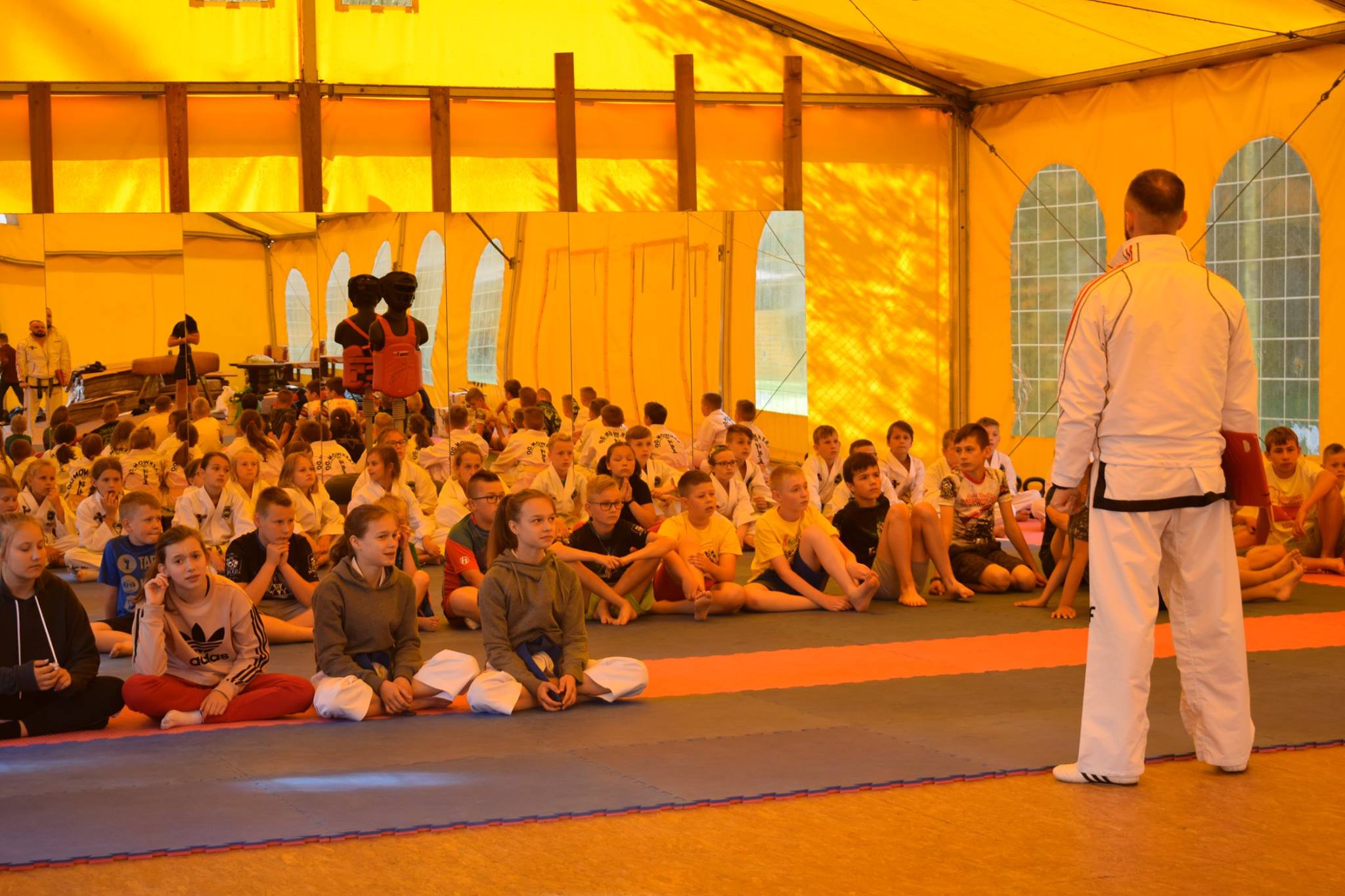 35992747_10156375928478490_347947150463729664_o