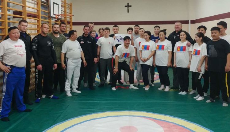 Reprezentacja Mongolii w Koluchstyl podczas seminarium w Białymstoku
