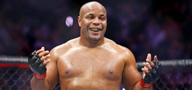 CORMIER O STARCIU JONESA Z SANTOSEM