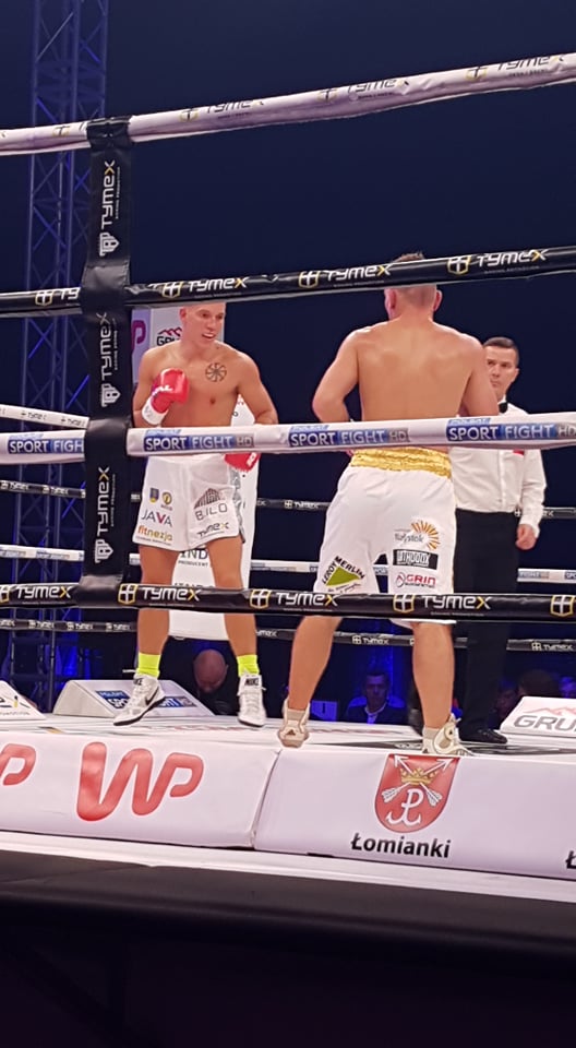 Daniel Urbański przegrał na punkty w Łomiankach