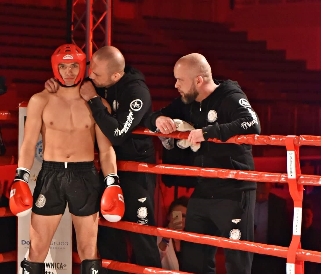 „Kluby Polskiego Związku Kickboxingu” – Samuraj Trans-San Sanok, trener główny Artur Szychowski