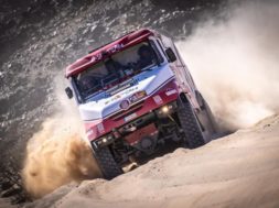 r-six-team-710×480
