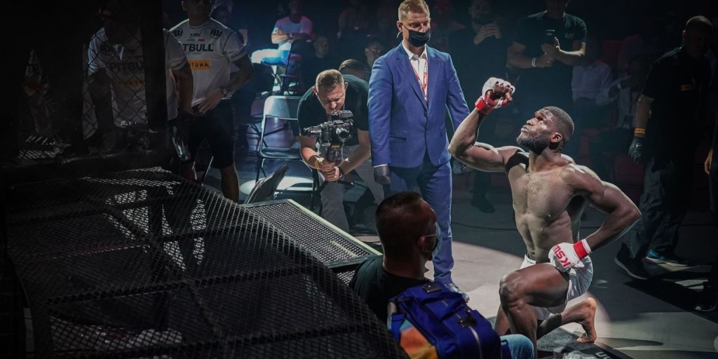 „W SPORTACH WALKI ODNALAZŁEM SWOJE MIEJSCE” – IZU UGONOH PRZED KSW 60