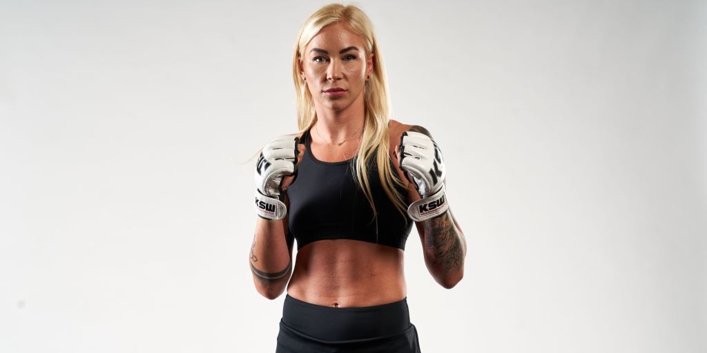 „CHCIAŁABYM POWALCZYĆ O PAS KSW” – EMILIA CZERWIŃSKA O WEJŚCIU DO ŚWIATA MMA