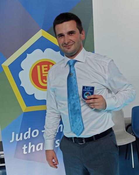 Podczas Pucharu Europy Juniorów w Udine (Włochy), z powodzeniem egzamin na wyższy stopień sędziowski zdał Sebastian Skorulski z Białegostoku