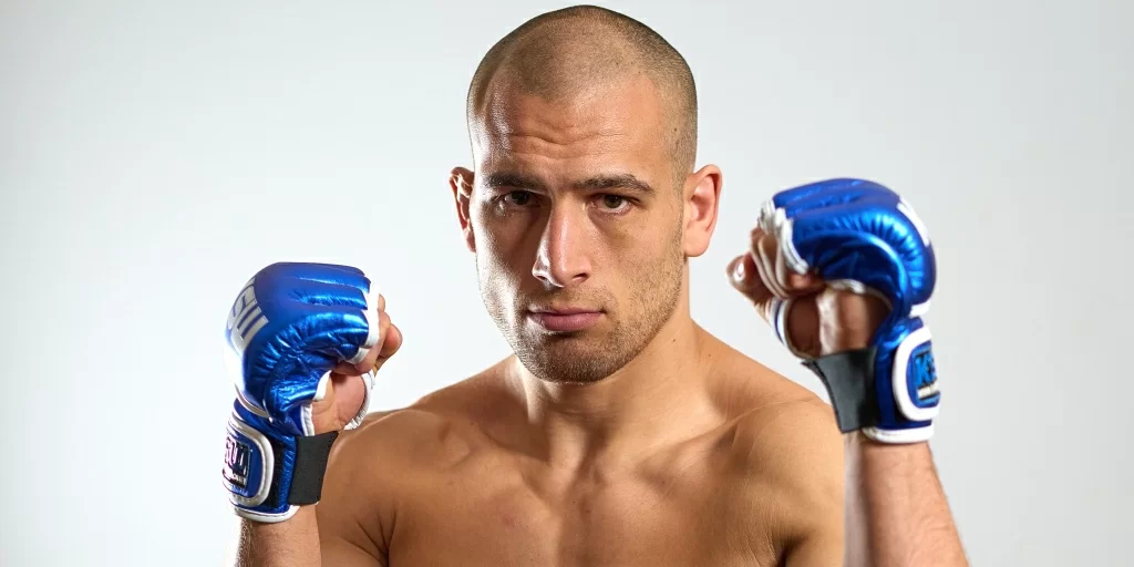 „JESTEM TUTAJ PO TO, ABY ZDOMINOWAĆ CAŁĄ KATEGORIĘ” – TOM BREESE PRZED KSW 74