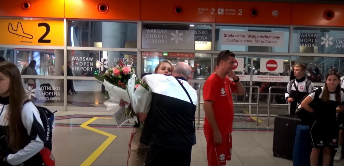 Kadra narodowa kadetek i kadetów – powitanie na lotnisku im. F. Chopina w Warszawie