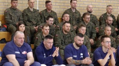 v mp mundurowych koluchstyl Wojciech Rędziński