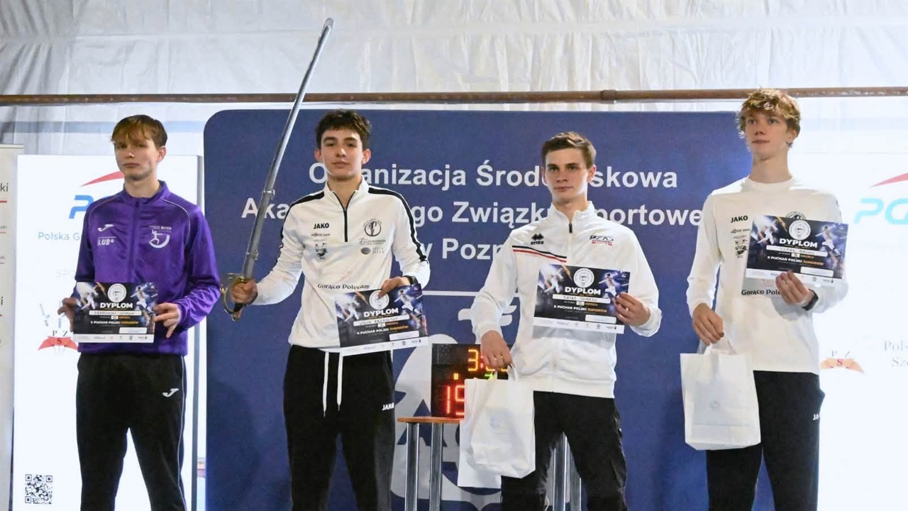 Amelia Siwek i Krzysztof Więch z UKS Szabla Ząbki zwyciężają w II Pucharze Polski Juniorów w szabli